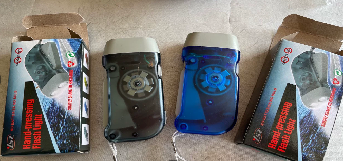 Hand Crank Flashlight with Dual LED